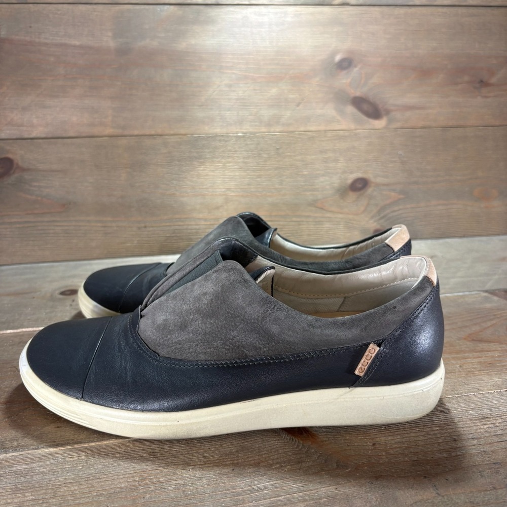 ECCO Soft 7 Womens size 7 shoes blue Leather Suede Slip On Comfort sneakers